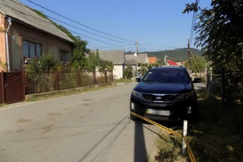 На Закарпатье неизвестные в масках отобрали у предпринимателя сумку с 600 тыс. гривен 