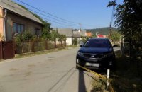 На Закарпатті невідомі в масках відібрали у підприємця сумку з 600 тис. гривень