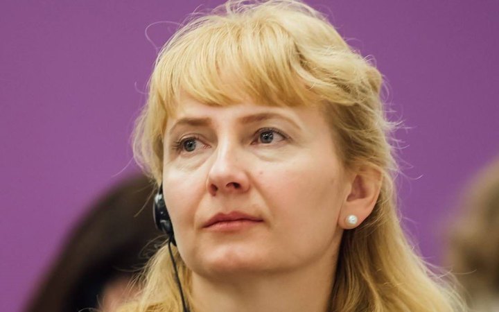 Омбудсменка просить органи управління не вимагати від педагогів розміщення фото й відеозвітів з дітьми
