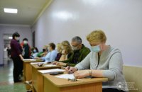 Закриватися чи вакцинуватися? Як школам вдалося щепити 80% персоналу
