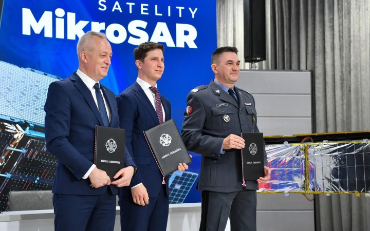 Польща підписала контракт на $227 млн для придбання супутникової системи ICEYE
