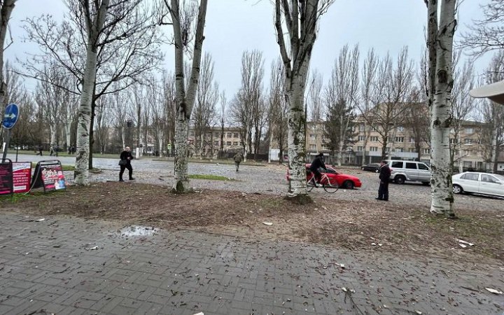 У Мелітополі пролунали вибухи у депо, де ворог тримає техніку