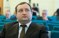 Суд с мая блокирует заочное расследование против Арбузова