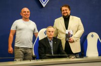 Тренер Шевченка Шпаков презентував автобіографічну книгу «Моє життя – дитячий футбол»