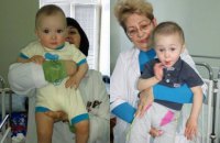 20-летняя мать бросила дочерей на улице в Киеве, потому что они мешали ей найти работу