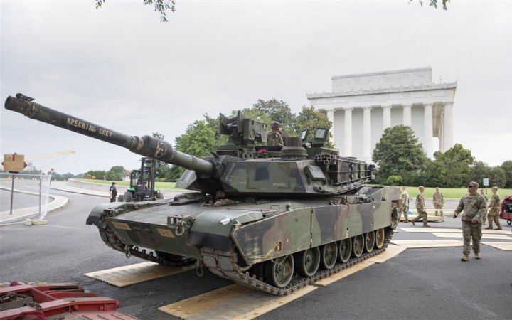 Конгресмен: США мають надати Україні танки Abrams, щоб додати рішучості Німеччині