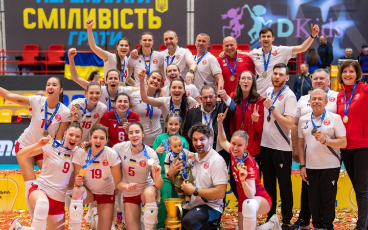 "Прометей" учетверте поспіль виграв жіночу Суперлігу з волейболу і встановивив абсолютний рекорд України