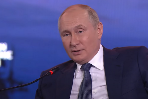 Путин заявил, что хочет нормализации с Украиной, но националисты мешают