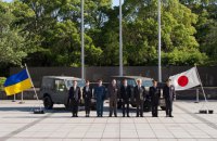 Японія передає для потреб ЗСУ 100 авто і 30 тисяч готових харчових пайків