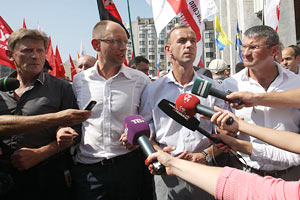 Оппозиция: Янукович велел переголосовать языковой закон