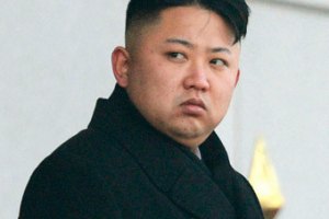 Лидер КНДР подарил каждому ребенку по килограмму конфет