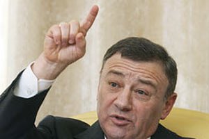 Медведев поручил строительство моста через Керченский пролив компании Ротенберга