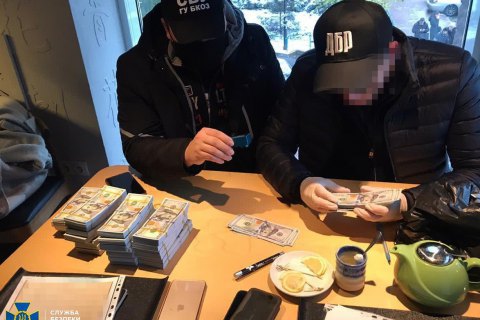СБУ задержала двух мошенников, которые за $ 500 тыс. обещали решить "вопрос" через связи в Офисе генпрокурора