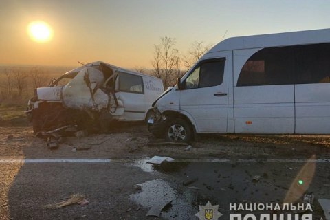 На трассе "Одесса - Рени" столкнулись два микроавтобуса и маршрутка