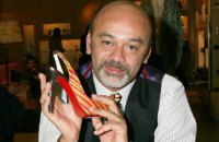 Дизайнер Лубутен виграв суд за червону підошву