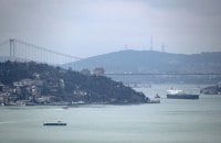Туреччина відновила пропуск суден до Чорного моря через протоки 