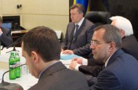 Янукович в Межигорье проводит совещание