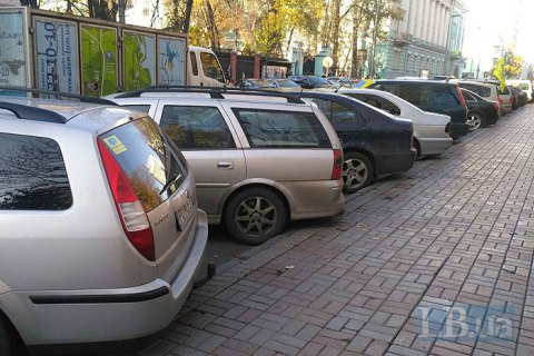 За год в Украине зарегистрировали 408 тыс. импортных б/у авто и только 88,5 тыс. новых