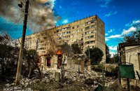 Росіяни вдарили по будинках у Балаклії, є поранені