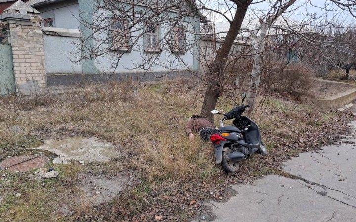 Росіяни скинули з дрона вибухівку на Берислав. Є загиблий