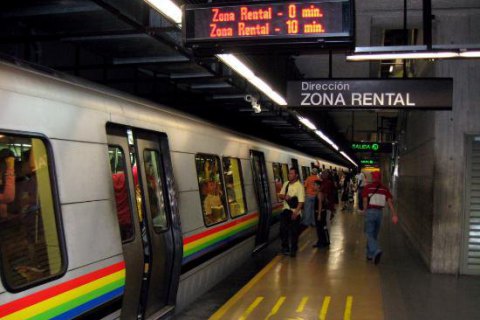 Вход в метро Каракаса сделали бесплатным из-за нехватки билетов