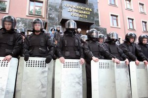 Аваков має намір замінити 20 тис. міліціонерів на Донбасі