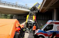 ​В Варшаве с моста упал автобус с пассажирами, есть погибшие и раненые
