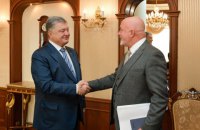 Порошенко предлагает Ryanair создать хаб в Украине 