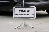 Автобус с 30 студентами врезался в электроопору на Голосеевском проспекте в Киеве