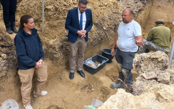 На Голосківському кладовищі у Львові під час ексгумаційних робіт виявили останки 90 осіб