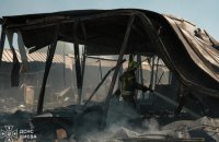 В Оболонському районі Києва ліквідовують наслідки російського обстрілу