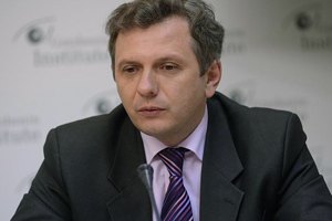 МВФ может потребовать привязки гривны сразу к двум валютам, - экономист