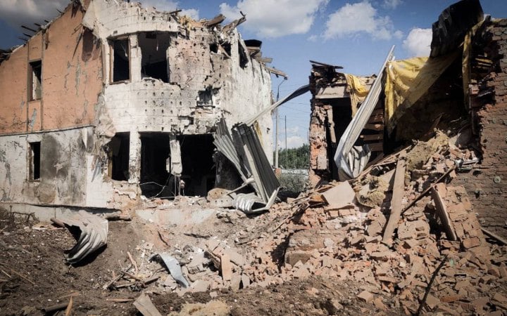 Росіяни вдарили КАБами по Сумах, загинула людина