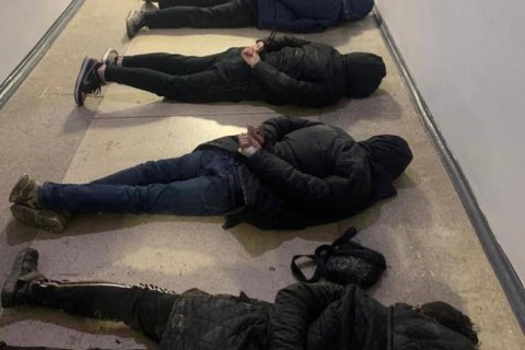 Син та онук Ротару: на Вінниччині затримали групу чоловіків, які тікали від мобілізації за кордон