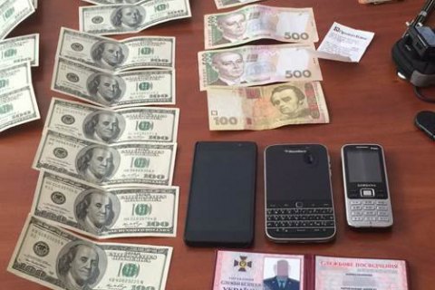Подполковник СБУ задержан за поборы с предпринимателя