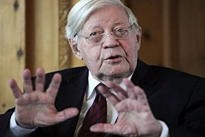 Колишній канцлер Німеччини потрапив у реанімацію