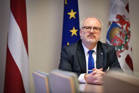 Президент Латвии примет участие в саммите Крымской платформы