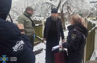 У приміщеннях УПЦ (МП) на Тернопільщині та Прикарпатті виявили пропагандистські матеріали і шеврони бойовиків