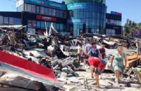 В Киеве снесли МАФы на рынке возле метро "Лесная"