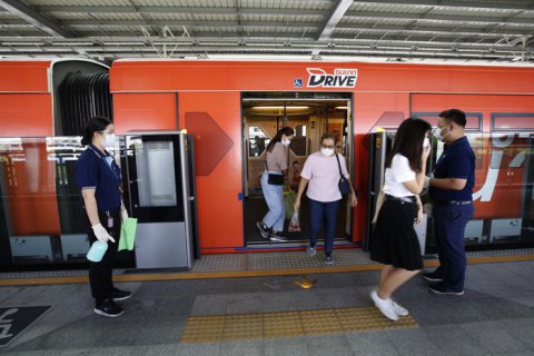 В Ухане возобновили работу метро