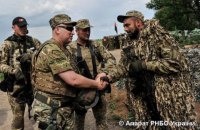 ​Турчинов посетил Марьинку и Красногоровку