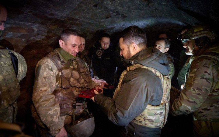 Зеленський відвідав військових у Роботиному