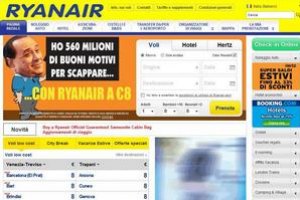 Авиакомпания Ryanair высмеяла в рекламе Сильвио Берлускони