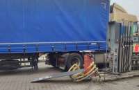 У Нікополі російський безпілотник атакував  АЗС, є постраждалі