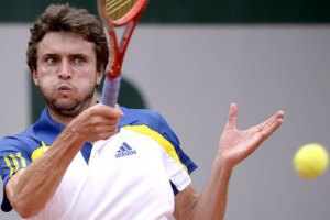 Симон допрыгался на батуте до перелома
