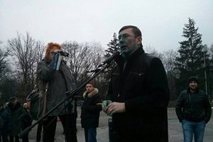 Луценко: зеленкой обливают тех, кого боится власть