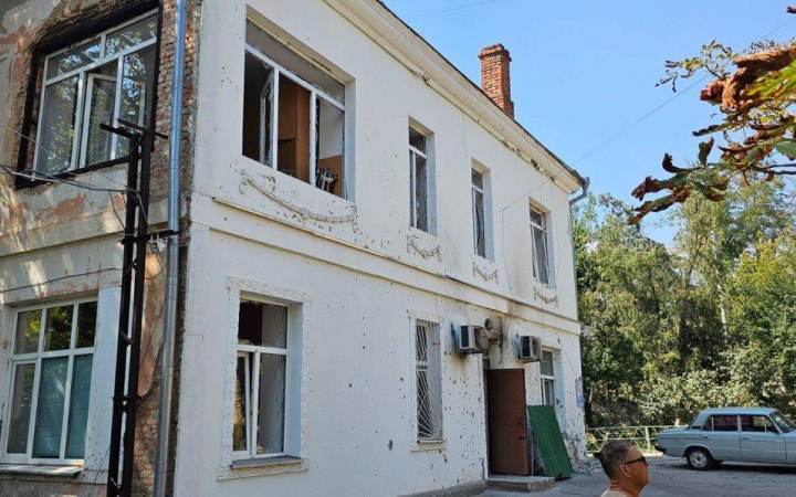 Російські війська обстріляли лікарню у Херсоні