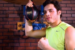 WBC дает "наркоману" Чавесу шанс