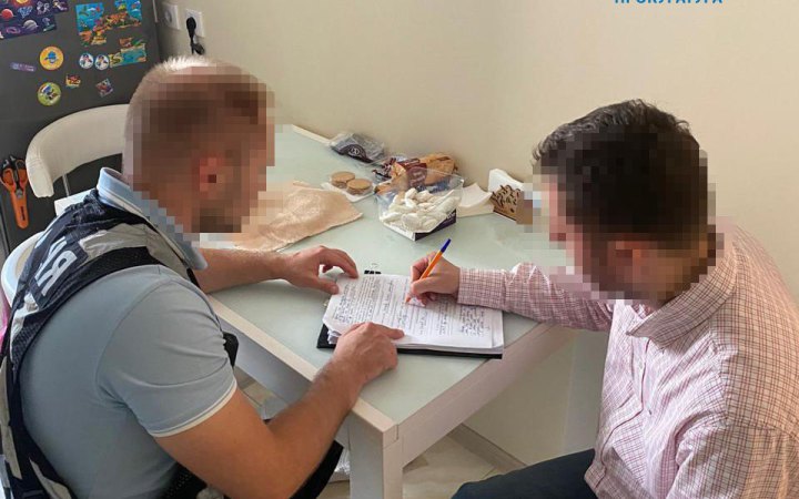 Директора ШЕУ Голосіївського району підозрюють у переплаті 900 тисяч грн за ремонт доріг