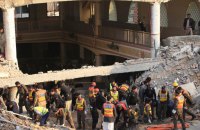 Внаслідок вибуху у мечеті в Пакистані загинули більше 100 осіб (оновлено)